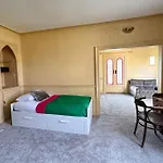 Large Georgian House In Heart Of Exeter