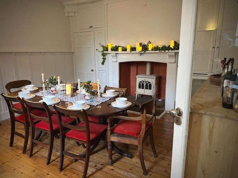 Large Georgian House In Heart Of Holiday home *
