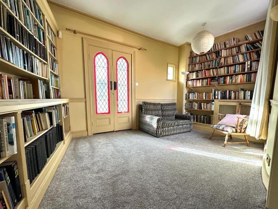 Large Georgian House In Heart Of *