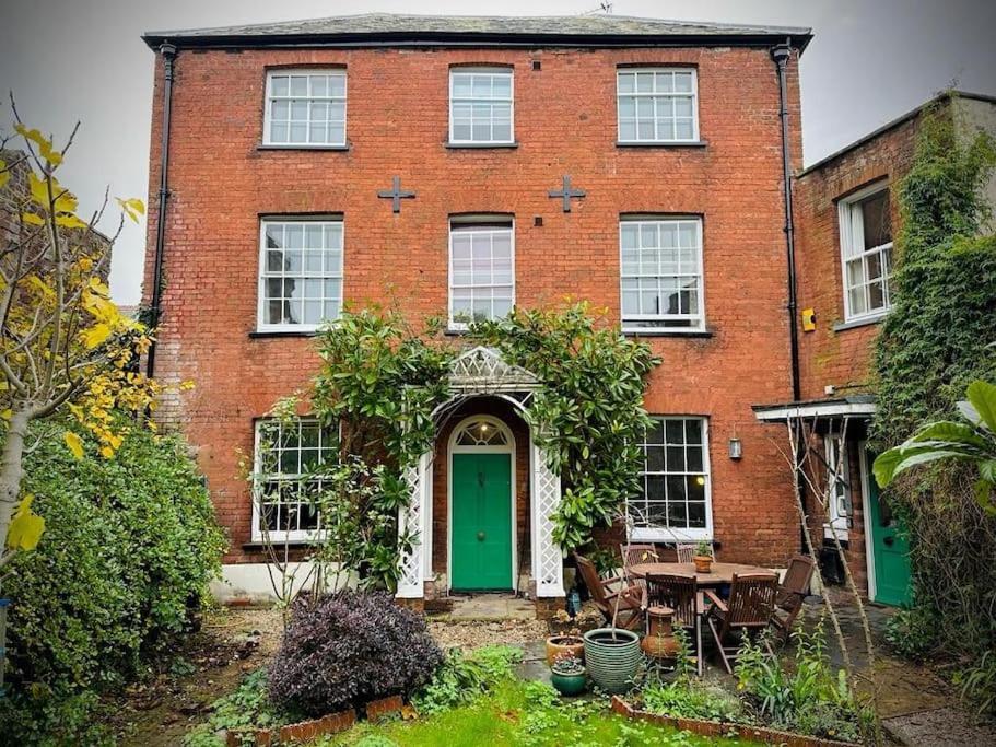 Large Georgian House In Heart Of Holiday home Exeter